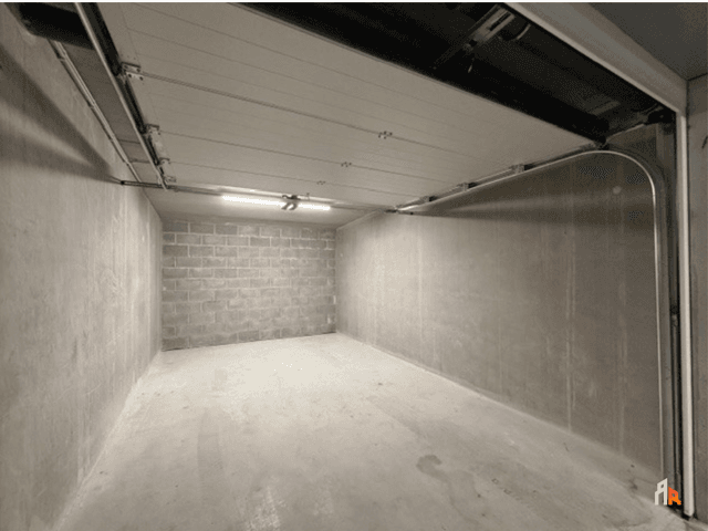 Photo de SERBIE 89 - Garage à louer à Liège
